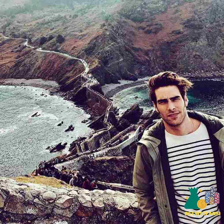 درآمد مدل های پرادا چقدر است؟